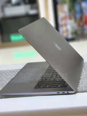 New Laptop Apple MacBook Pro 2019 32GB Intel Core i7 SSD 512GB