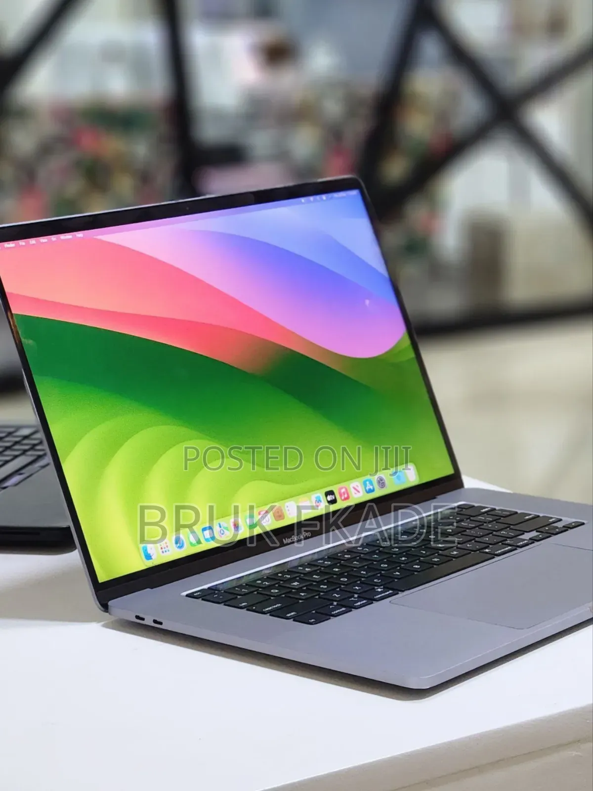 New Laptop Apple MacBook Pro 2019 32GB Intel Core i7 SSD 512GB