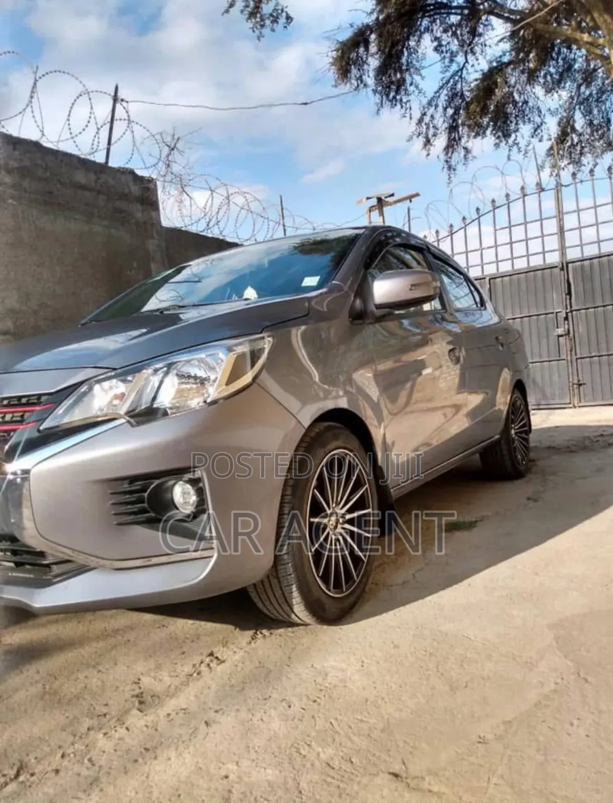 Mitsubishi Attrage 2021 Gray