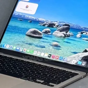 New Laptop Apple MacBook 16GB Apple M4 SSD 256GB