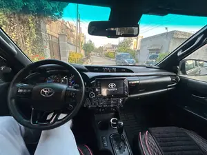 Toyota Hilux 2022 Gray