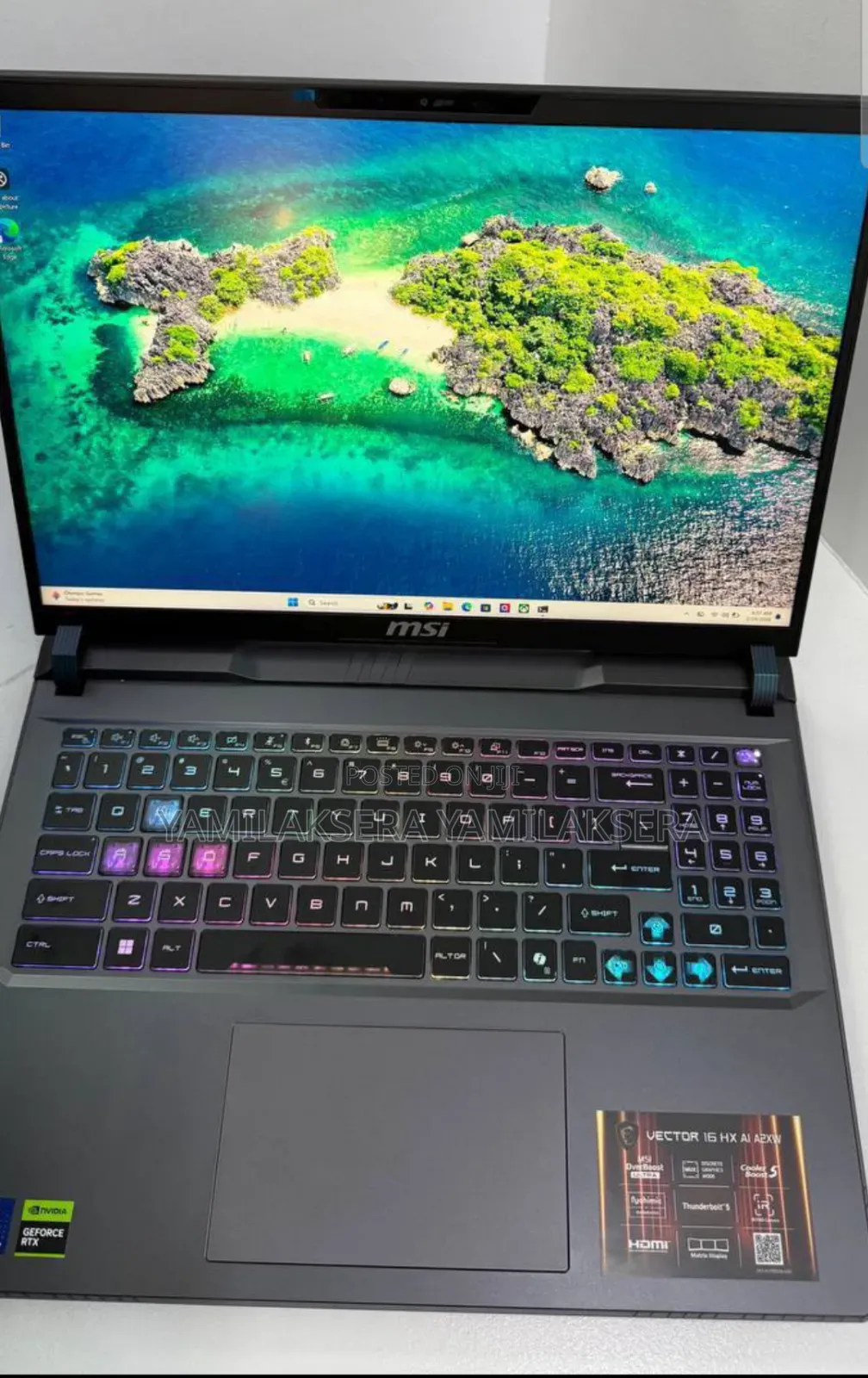 New Laptop MSI Vector 16 HX AI A2XWIG 32GB Intel Core Ultra 7 SSD 1T