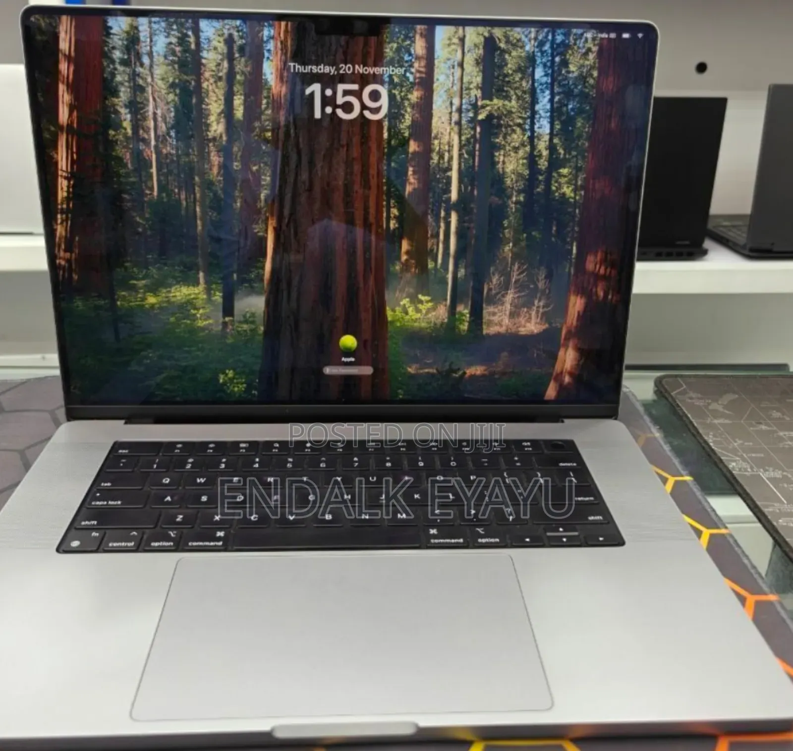 New Laptop Apple MacBook Pro M1 16GB Apple M1 Pro SSD 512GB