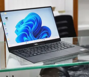 New Laptop Dell XPS 13 8GB Intel Core i7 SSD 512GB