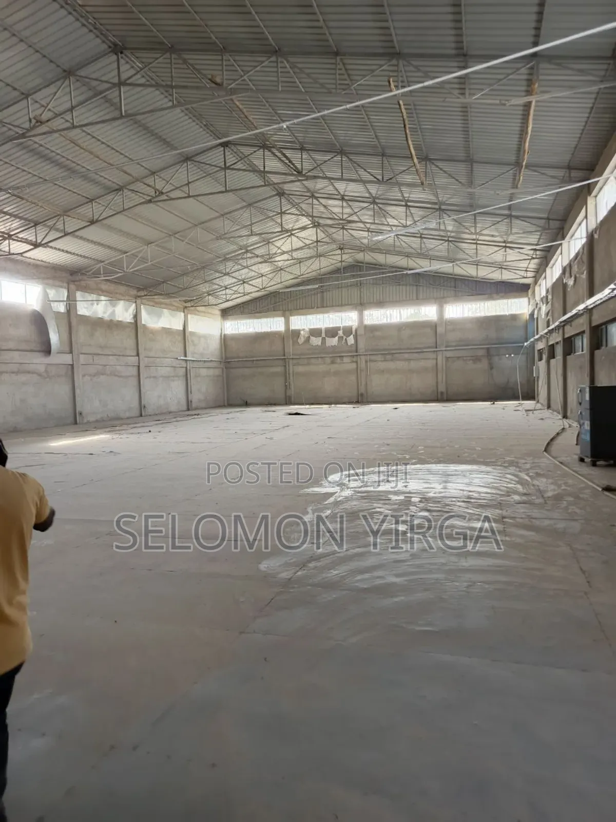 የሚከራይ መጋዘን