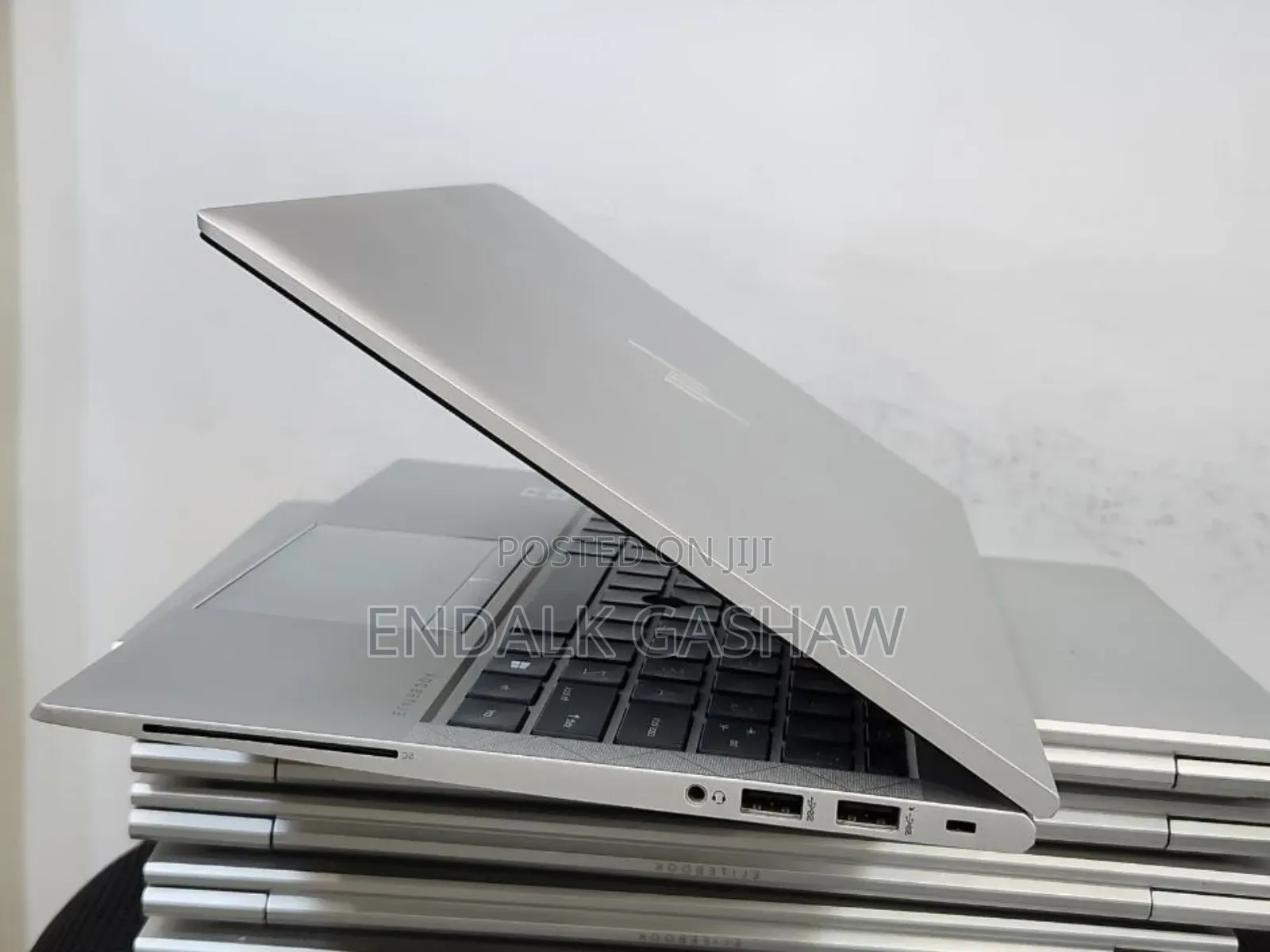 New Laptop HP EliteBook 830 G8 16GB Intel Core i5 SSD 512GB