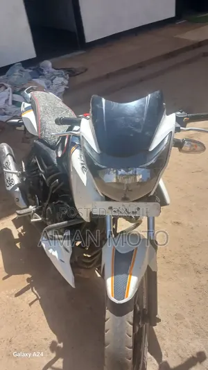TVS Apache 160 4V 2016 White
