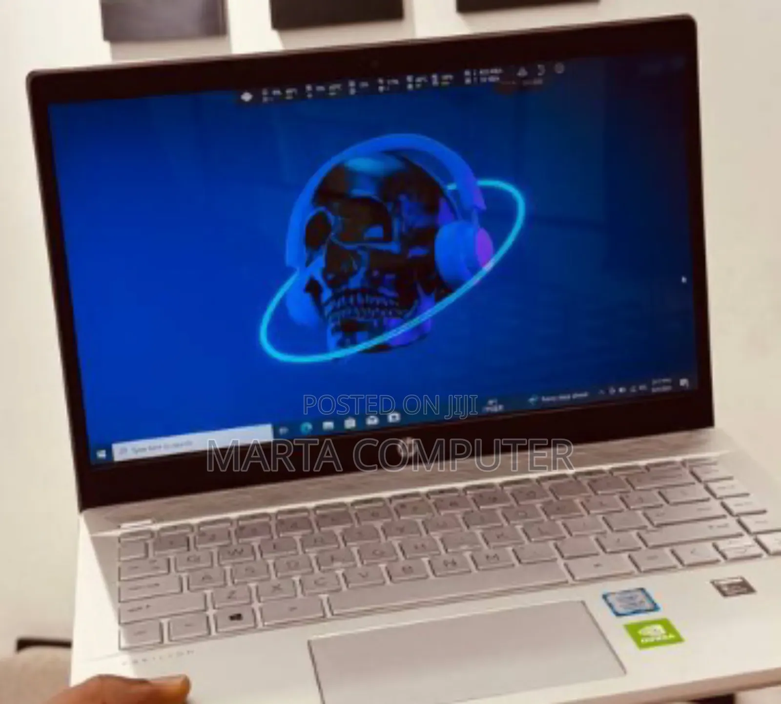 New Laptop HP Pavilion 11 8GB Intel Core i5 SSD 256GB