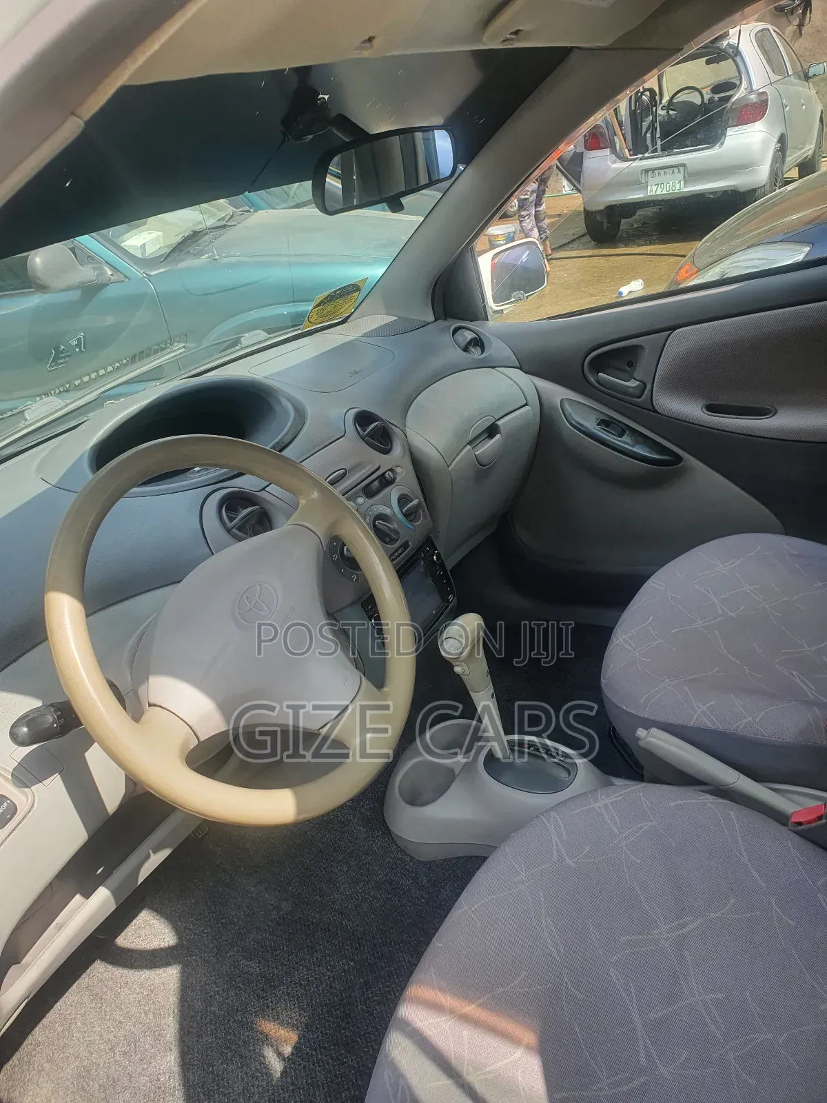 Toyota Platz 2001 White