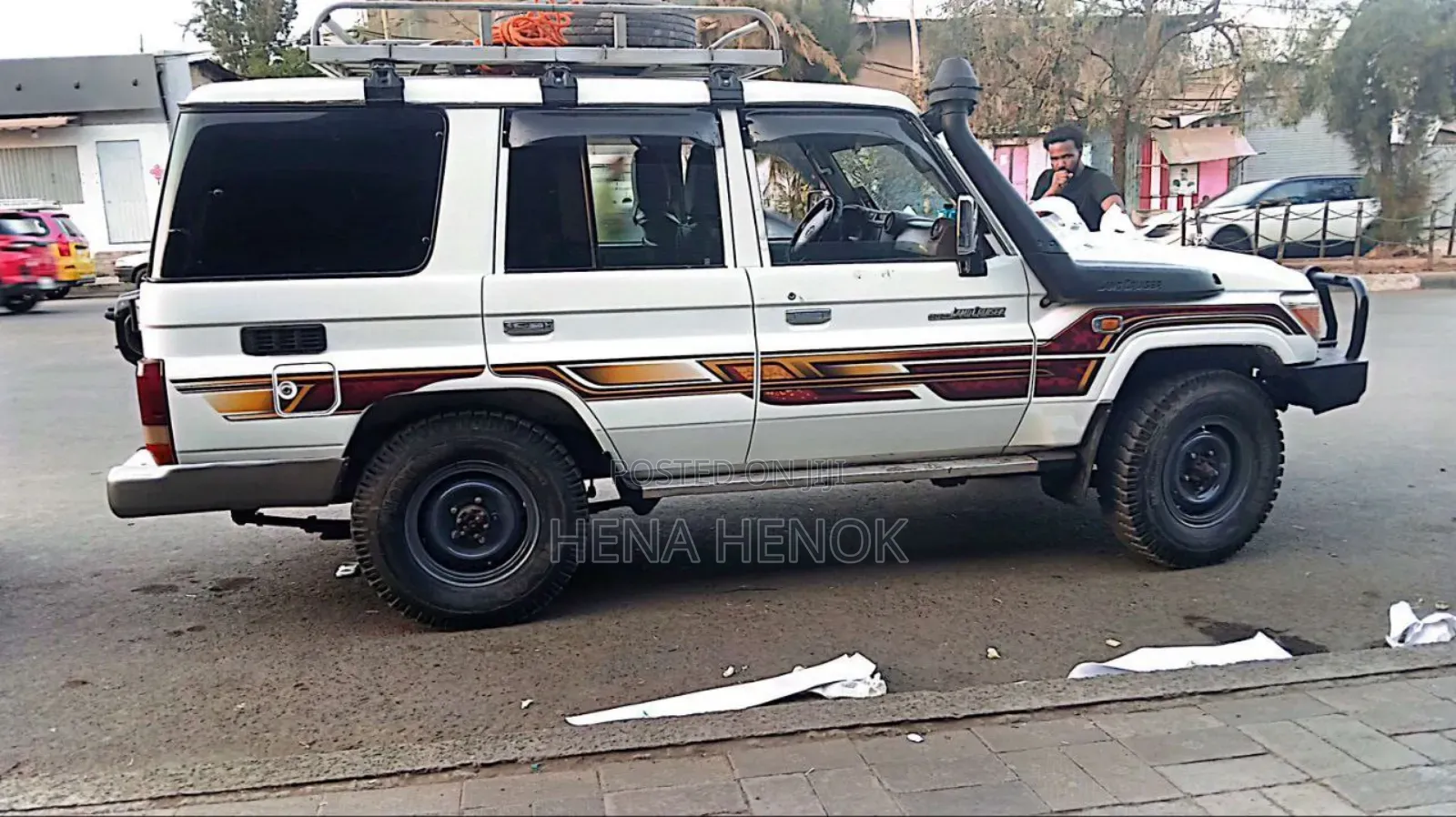 Toyota Land Cruiser 2010 White