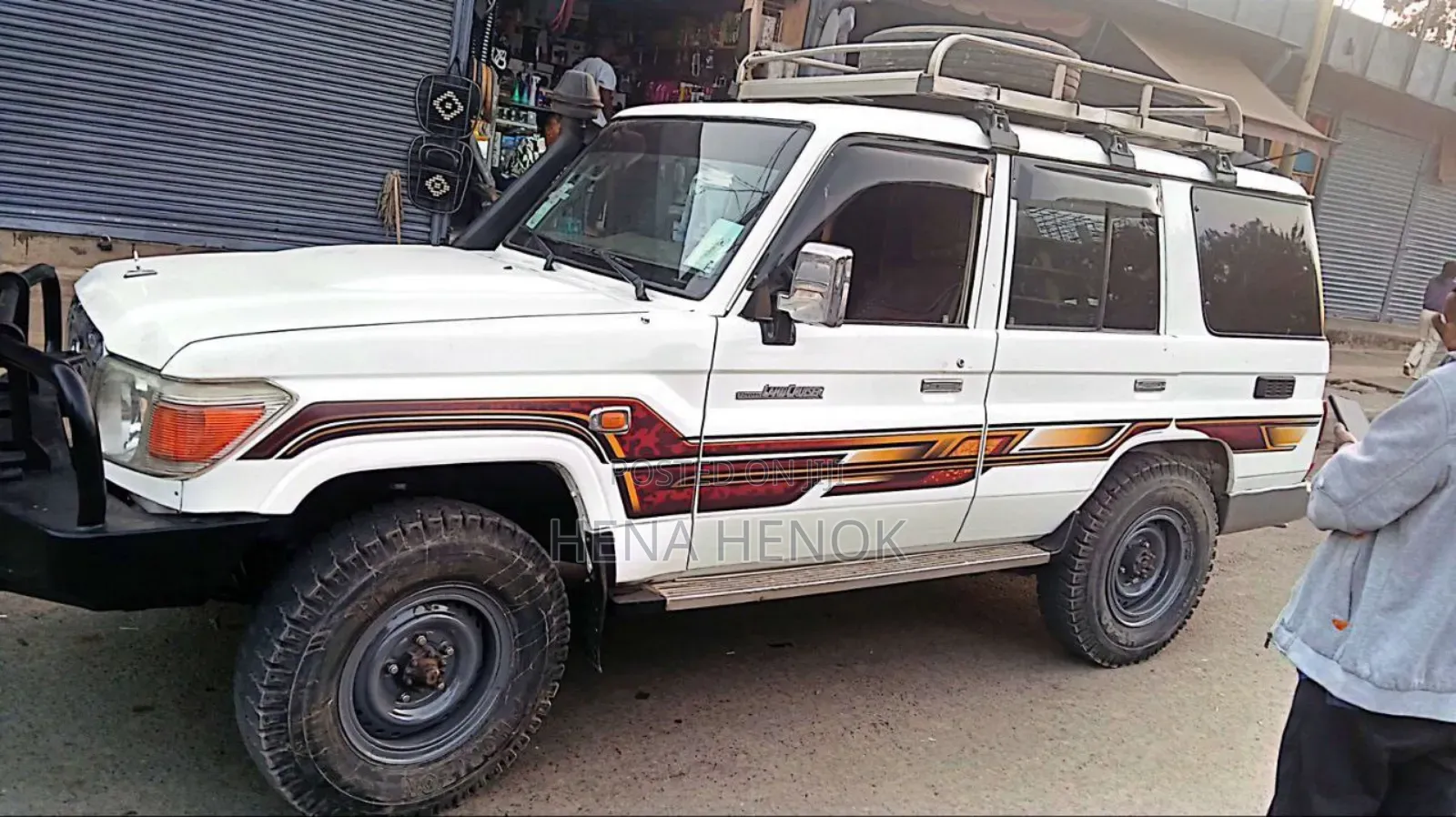 Toyota Land Cruiser 2010 White