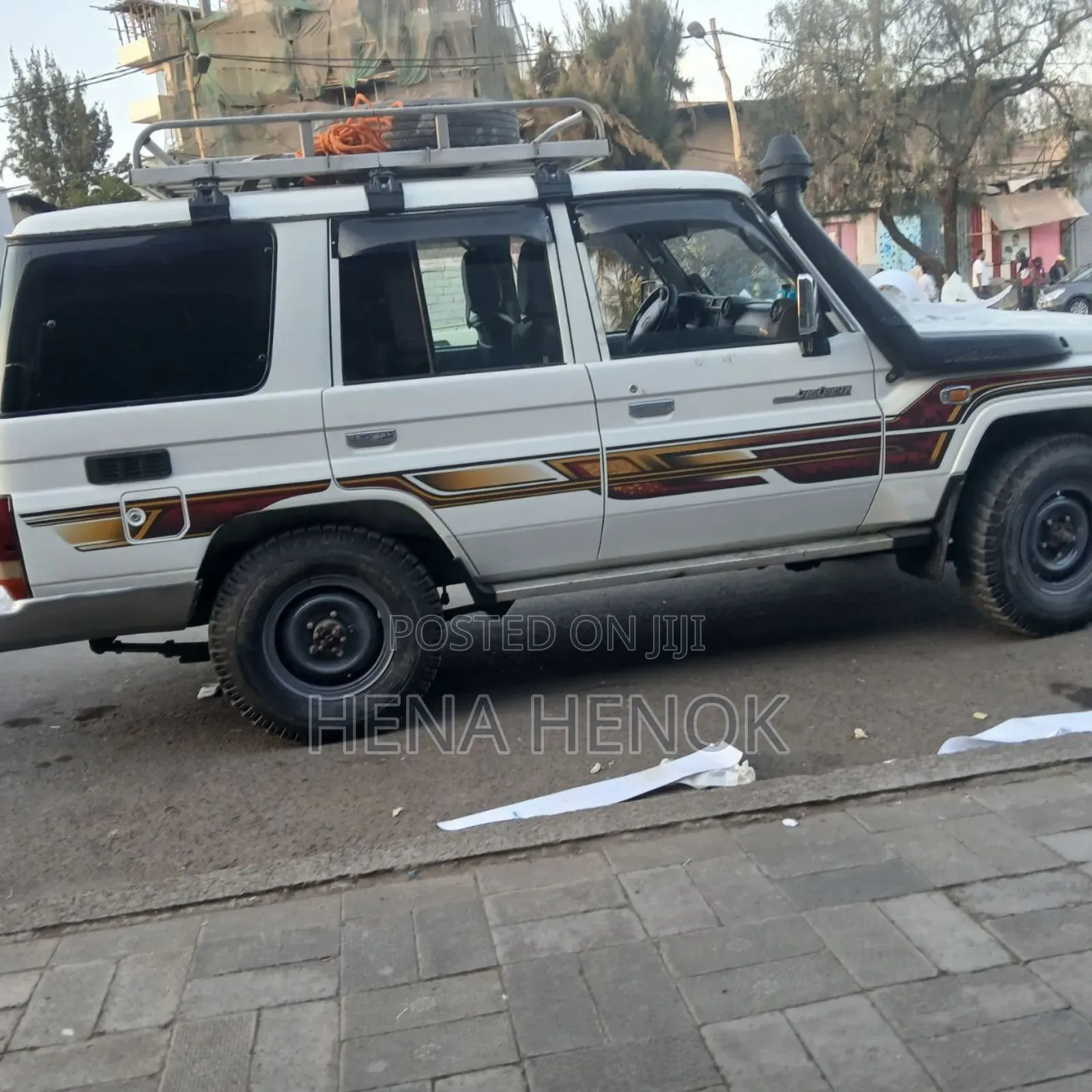Toyota Land Cruiser 2010 White