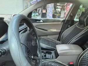 Hyundai Tucson SE FWD 2019 Brown