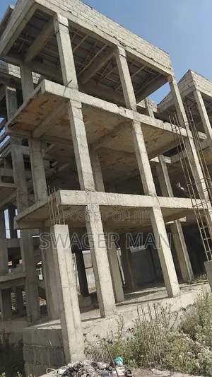 8bdrm Townhouse/Terrace in Tafo, Yeka for sale