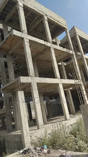 8bdrm Townhouse/Terrace in Tafo, Yeka for sale