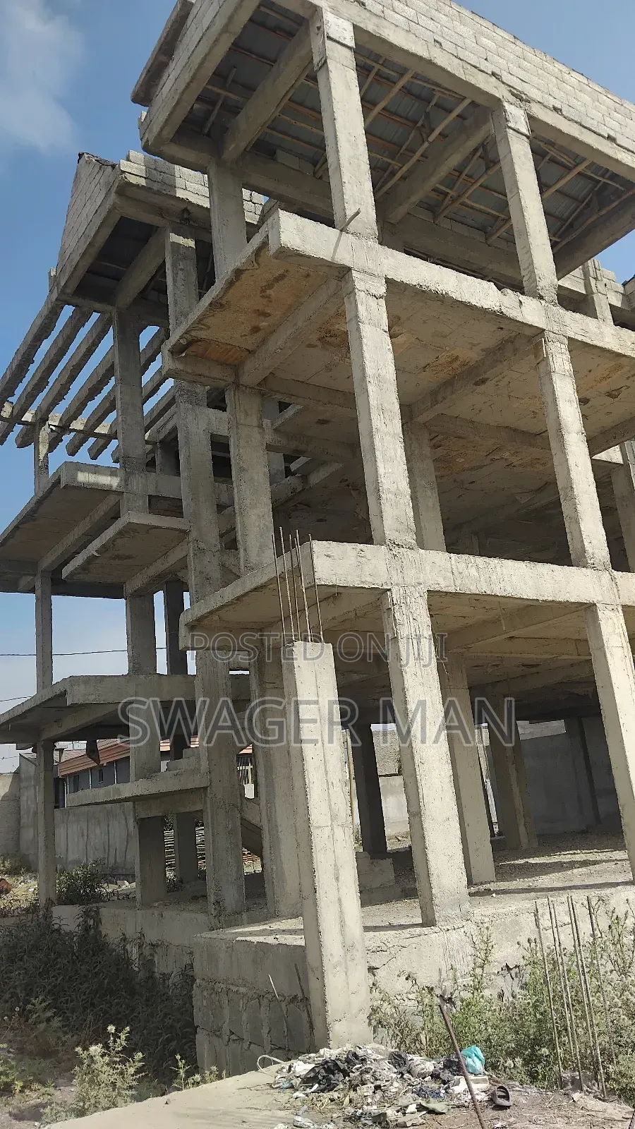 8bdrm Townhouse/Terrace in Tafo, Yeka for sale