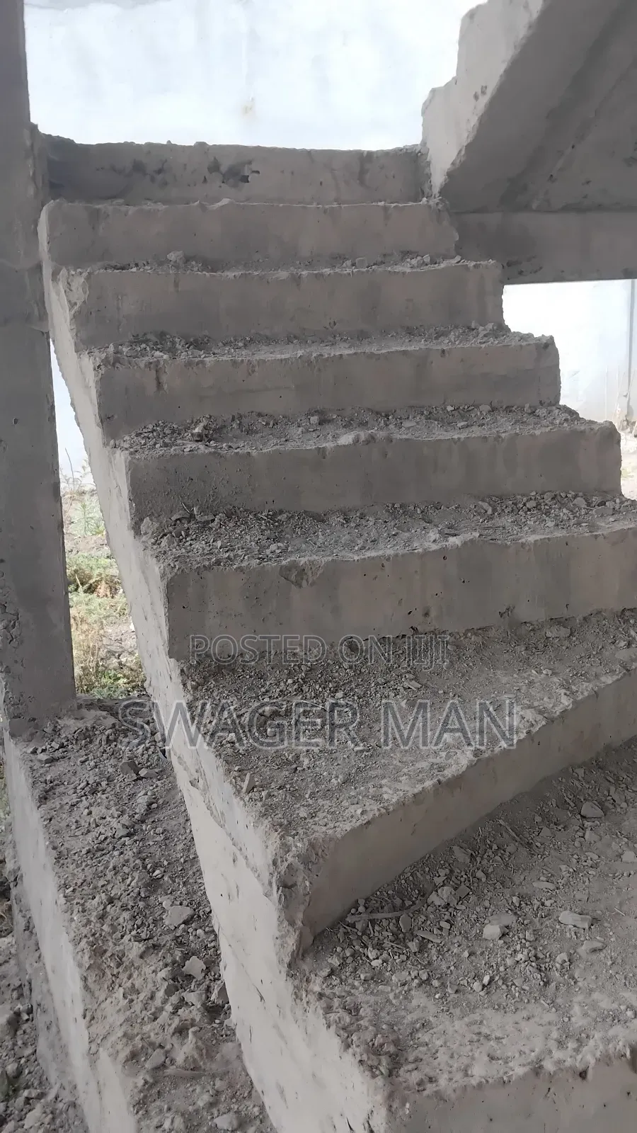 8bdrm Townhouse/Terrace in Tafo, Yeka for sale