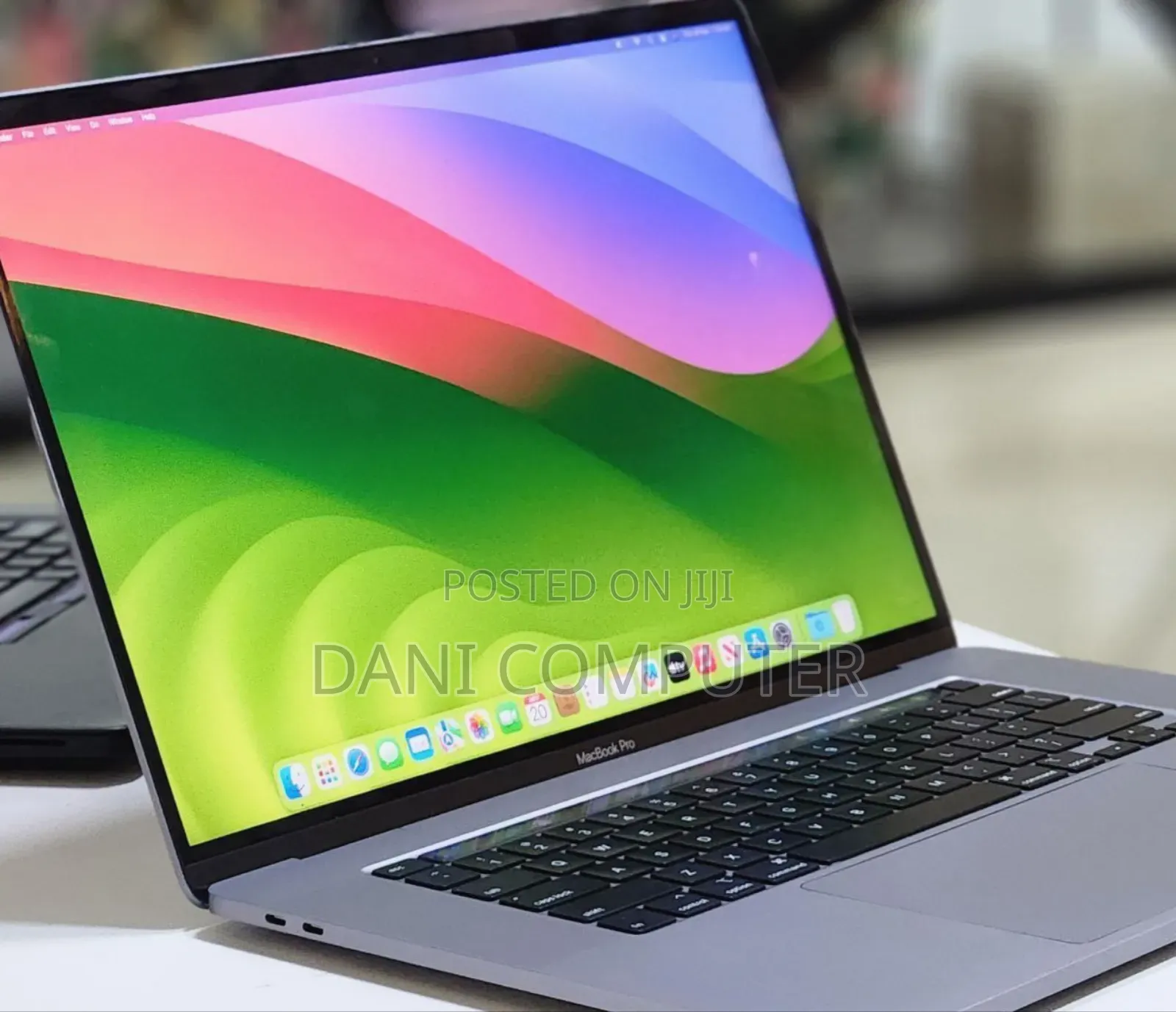 New Laptop Apple MacBook Pro 2019 32GB Intel Core i7 SSD 512GB