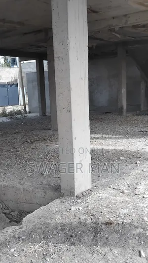 8bdrm Townhouse/Terrace in Tafo, Yeka for sale