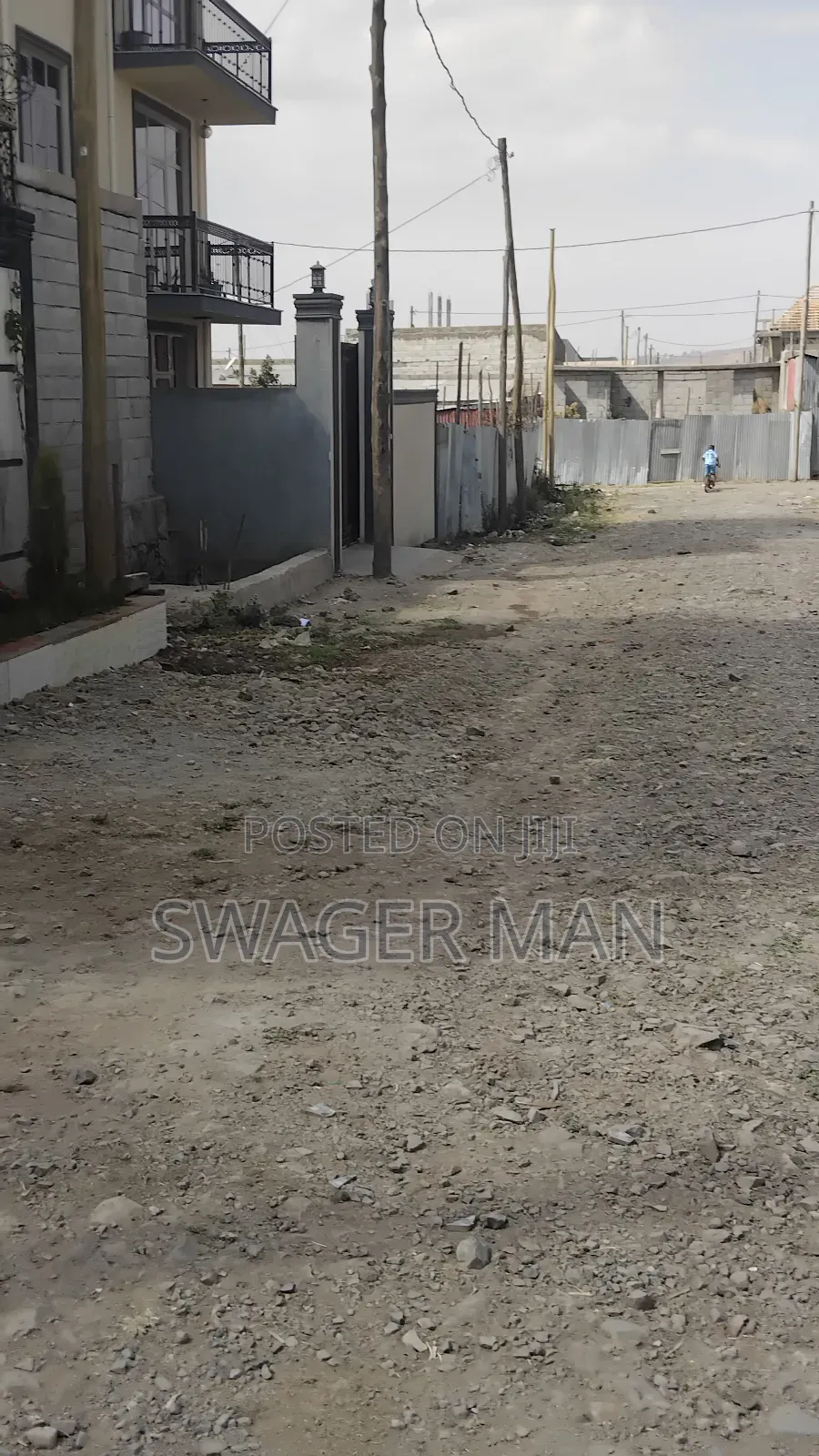 8bdrm Townhouse/Terrace in Tafo, Yeka for sale