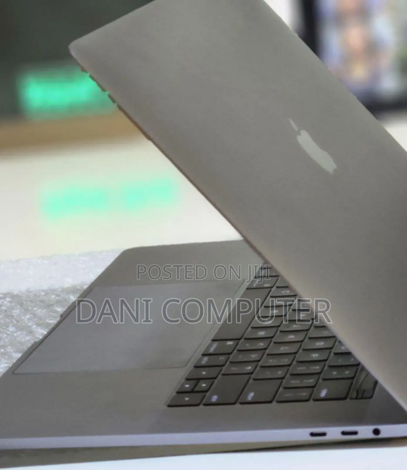 New Laptop Apple MacBook Pro 2019 32GB Intel Core i7 SSD 512GB