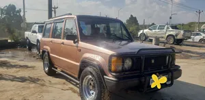 Isuzu Trooper 1986 Gold