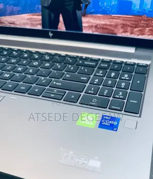 New Laptop HP ZBook Firefly G8 16GB Intel Core i7 SSD 512GB