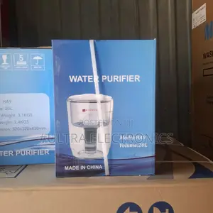 Everest Brand Water Dispenser Featuring a Built-in Refrigerator