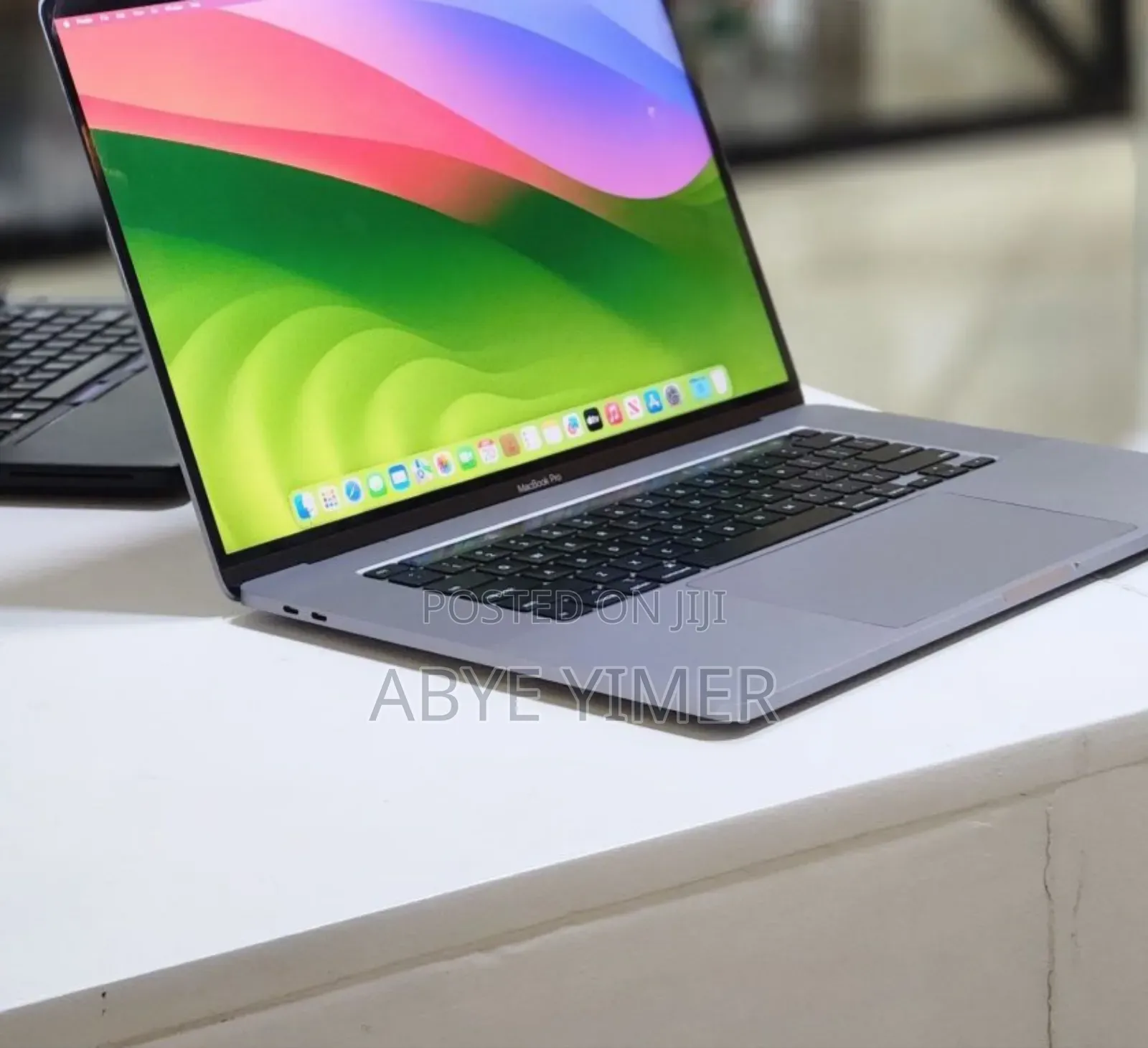 New Laptop Apple MacBook Pro 2019 32GB Intel Core i7 SSD 512GB
