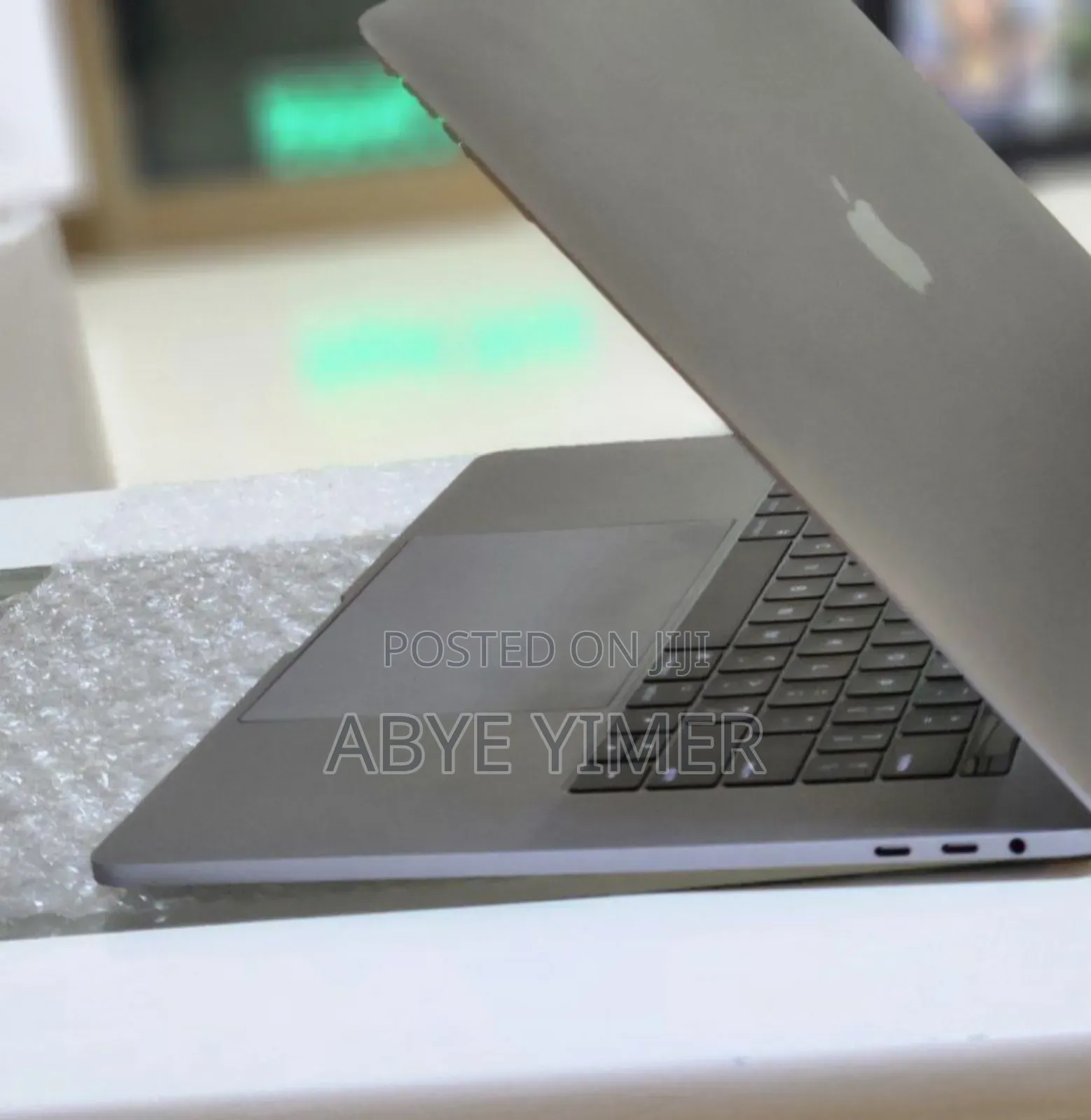 New Laptop Apple MacBook Pro 2019 32GB Intel Core i7 SSD 512GB