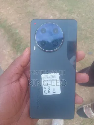 Tecno Camon 30 256 GB Silver