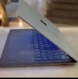 New Laptop Microsoft Surface 16GB Intel Core i7 SSD 256GB