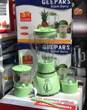 Geepas 3-in-1 Multifunctional Blender and Grinder.