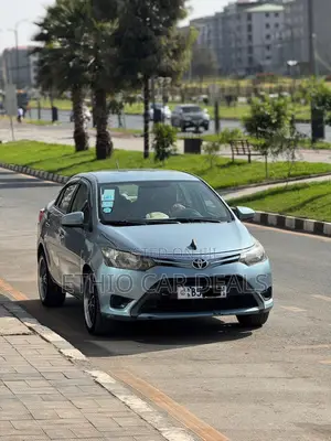 Toyota Yaris 2014 Blue