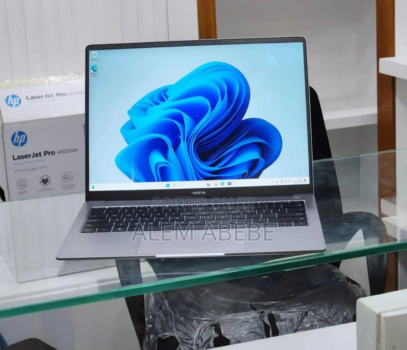 New Laptop 8GB Intel Core i5 SSD 512GB