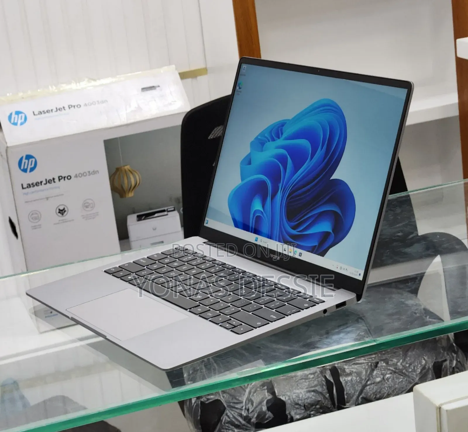 New Laptop 8GB Intel Core i5 SSD 512GB