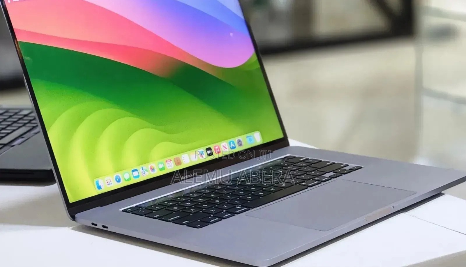 New Laptop Apple MacBook Pro 2019 32GB Intel Core i7 SSD 512GB