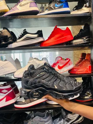 New Arrival Nike Air Max Tn Plus ’’Triple Black' Unisex Fashion Shoes