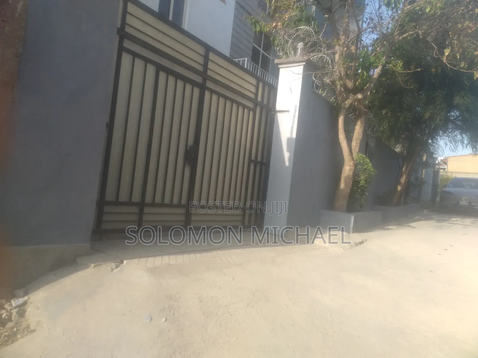 Furnished 7bdrm Apartment in Yeka for sale