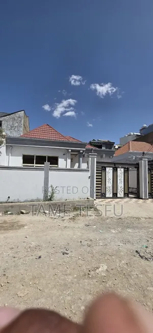 Furnished 3bdrm Villa in ሀያት ባንክ 22ሚ አለበት, Bole for sale
