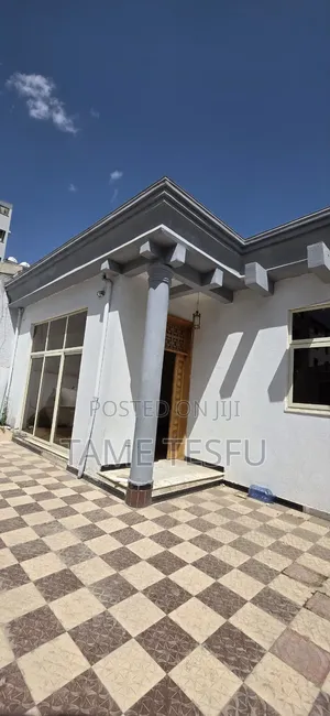 Furnished 3bdrm Villa in ሀያት ባንክ 22ሚ አለበት, Bole for sale
