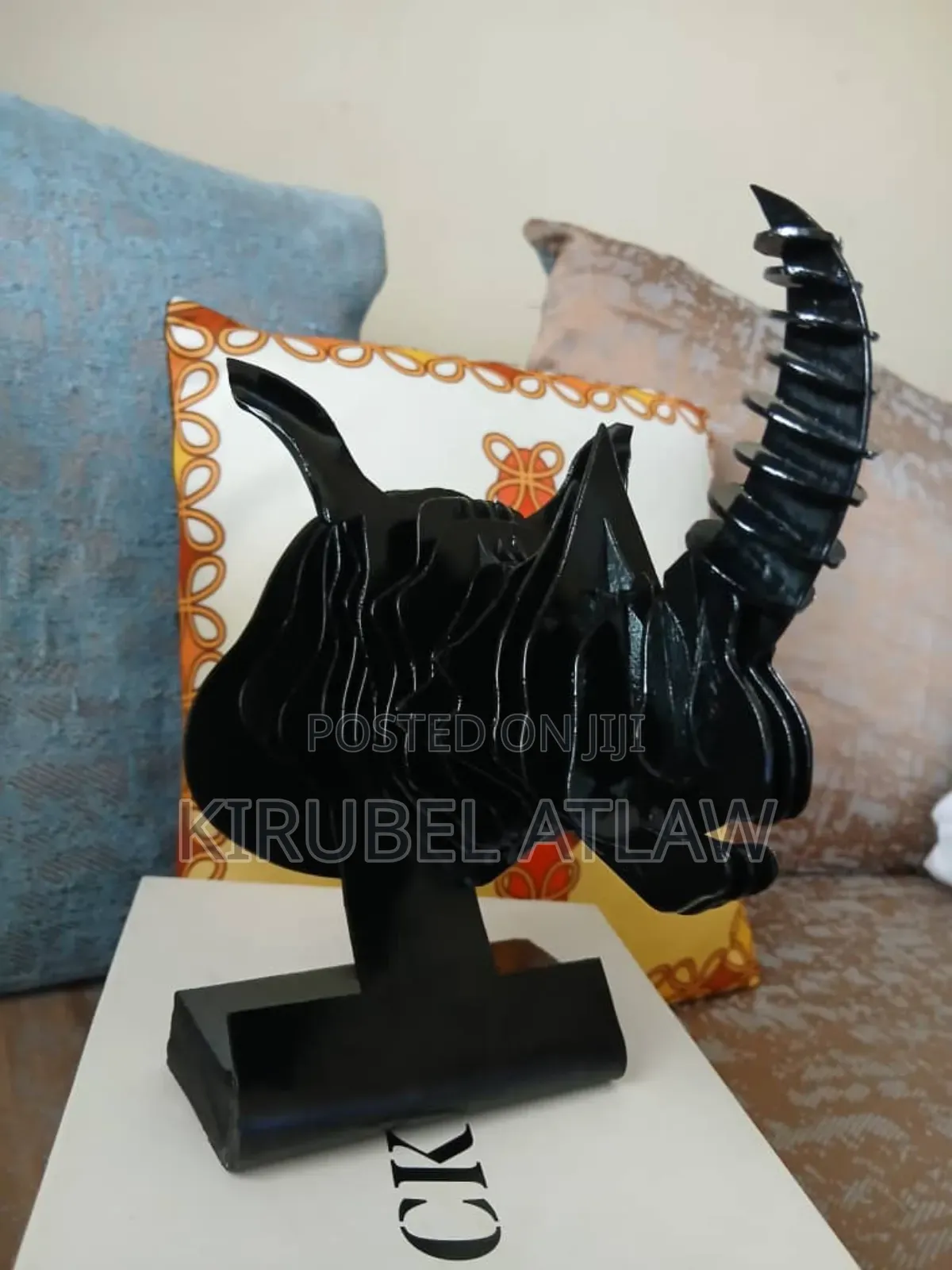 Rhino አዉራሪስ