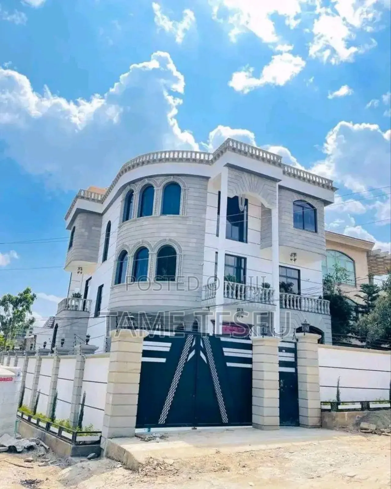 Furnished 9bdrm House in ላፍቶ, Nifas Silk-Lafto for sale