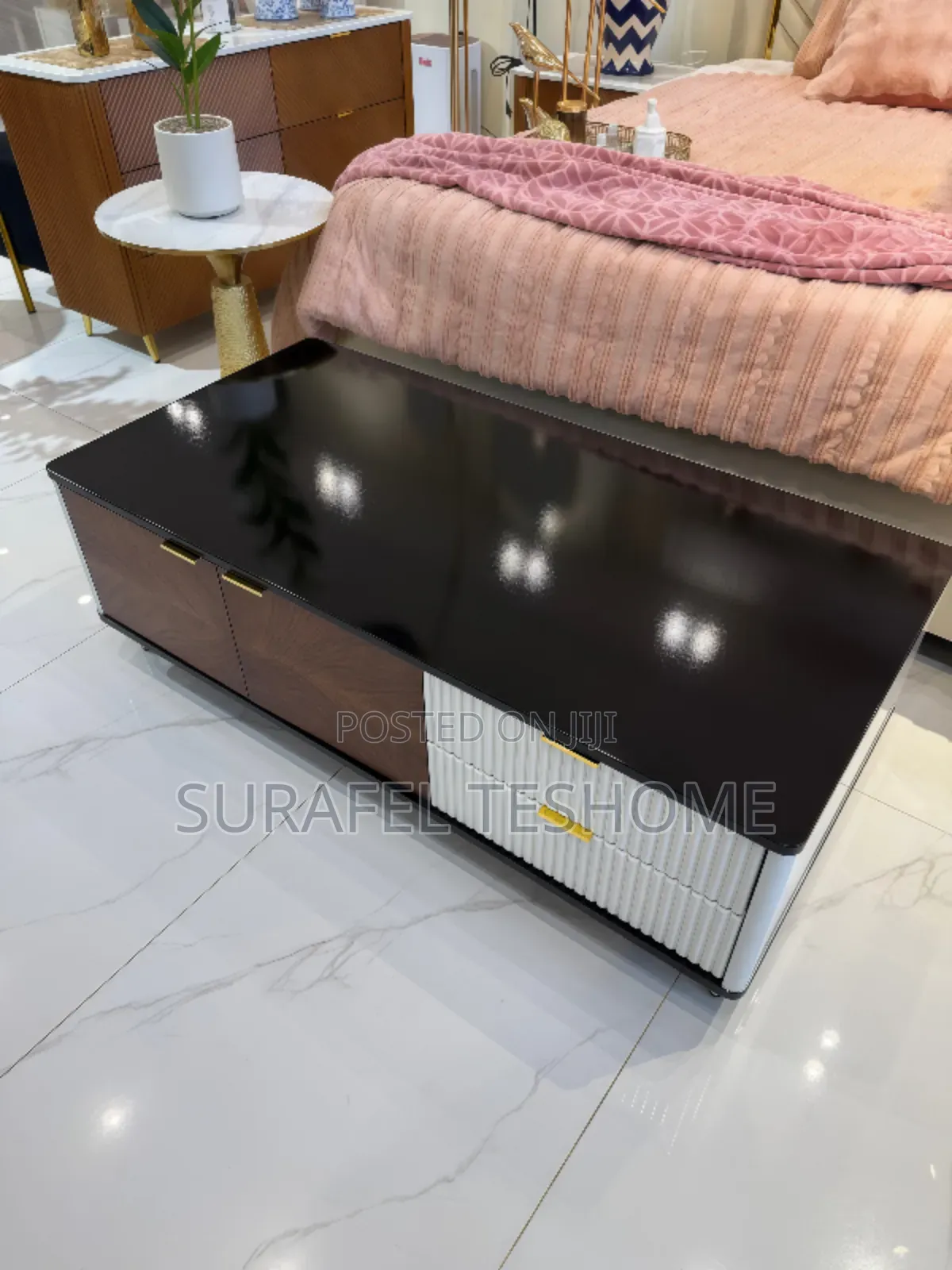 ዘመናዊ ሴንተር ጠረጴዛዎች | Epoxy-Made Center Tables