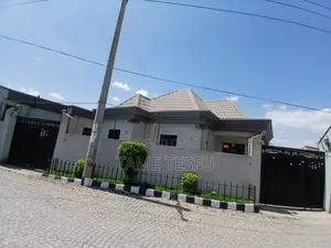 Furnished 3bdrm Villa in ፍጋ, Bole for sale