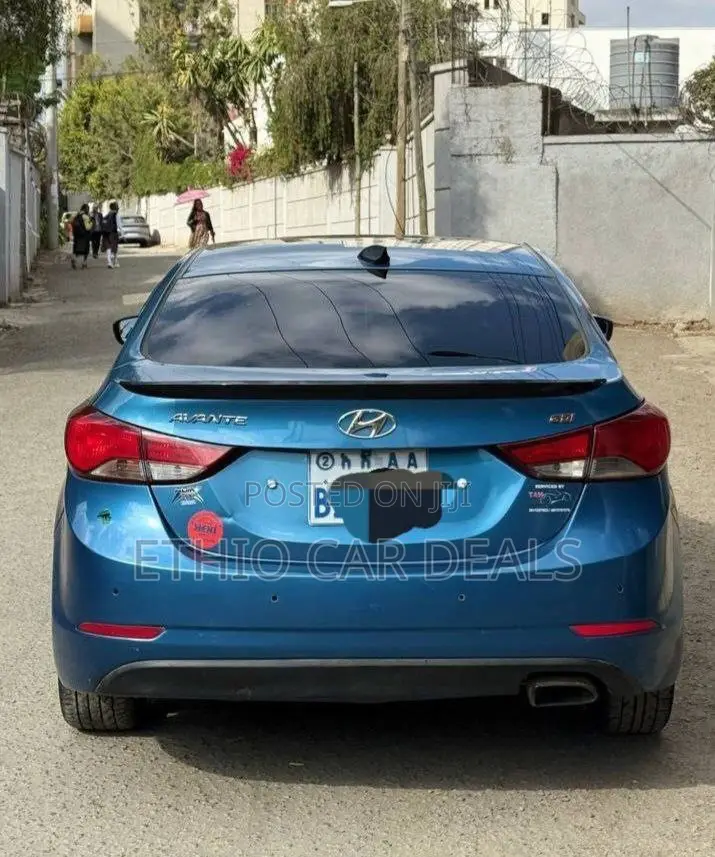 Hyundai Avante 2015 Blue