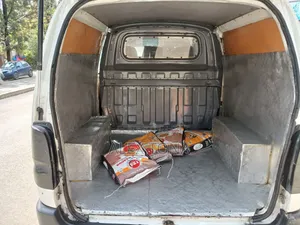 Toyota HiAce 2004 White