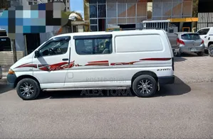 Toyota HiAce 2004 White
