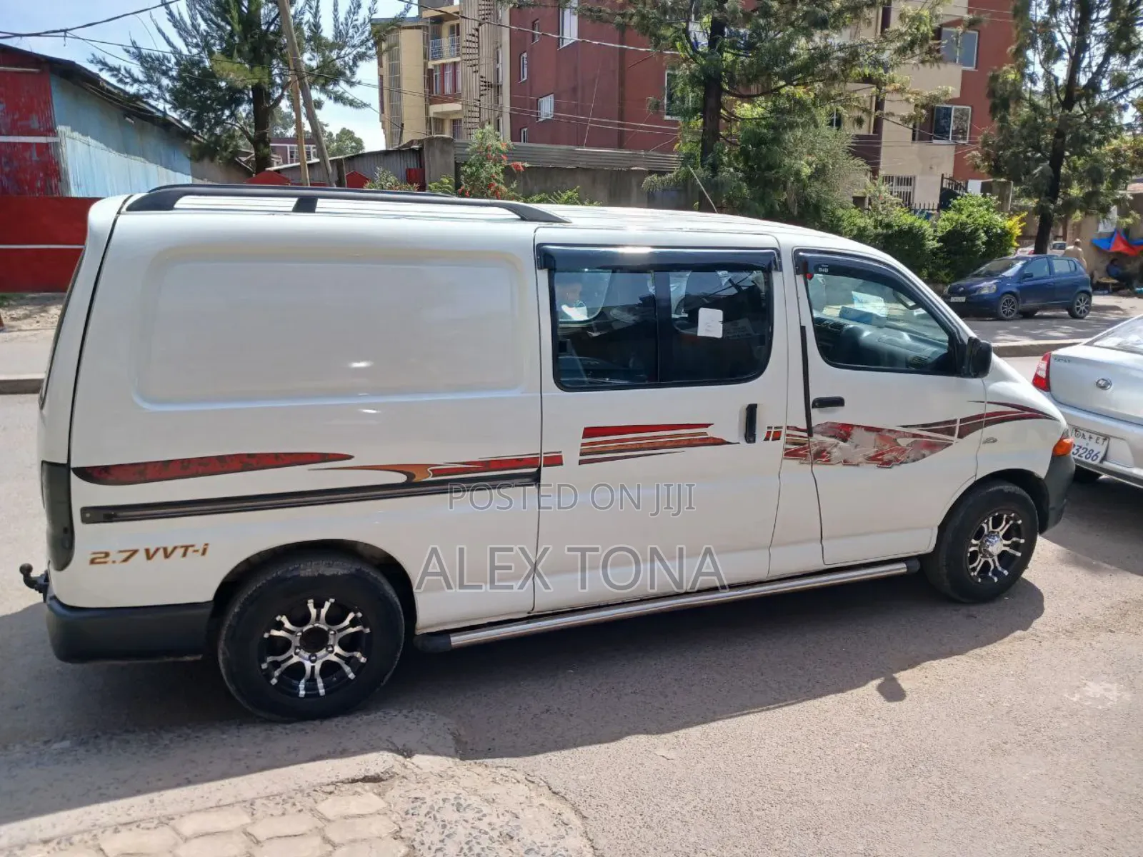Toyota HiAce 2004 White
