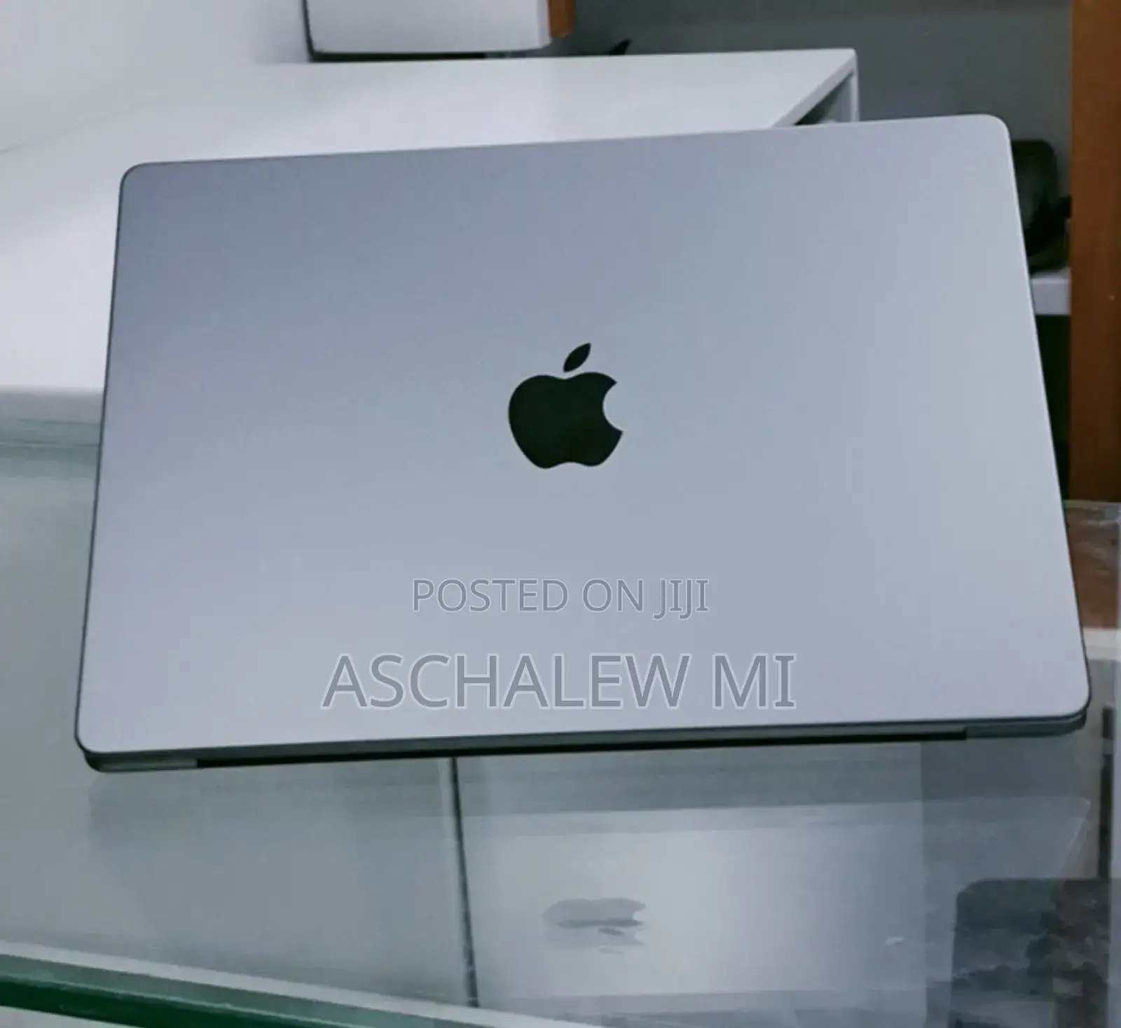 New Laptop Apple MacBook Pro M1 16GB Apple M1 Pro SSD 1T